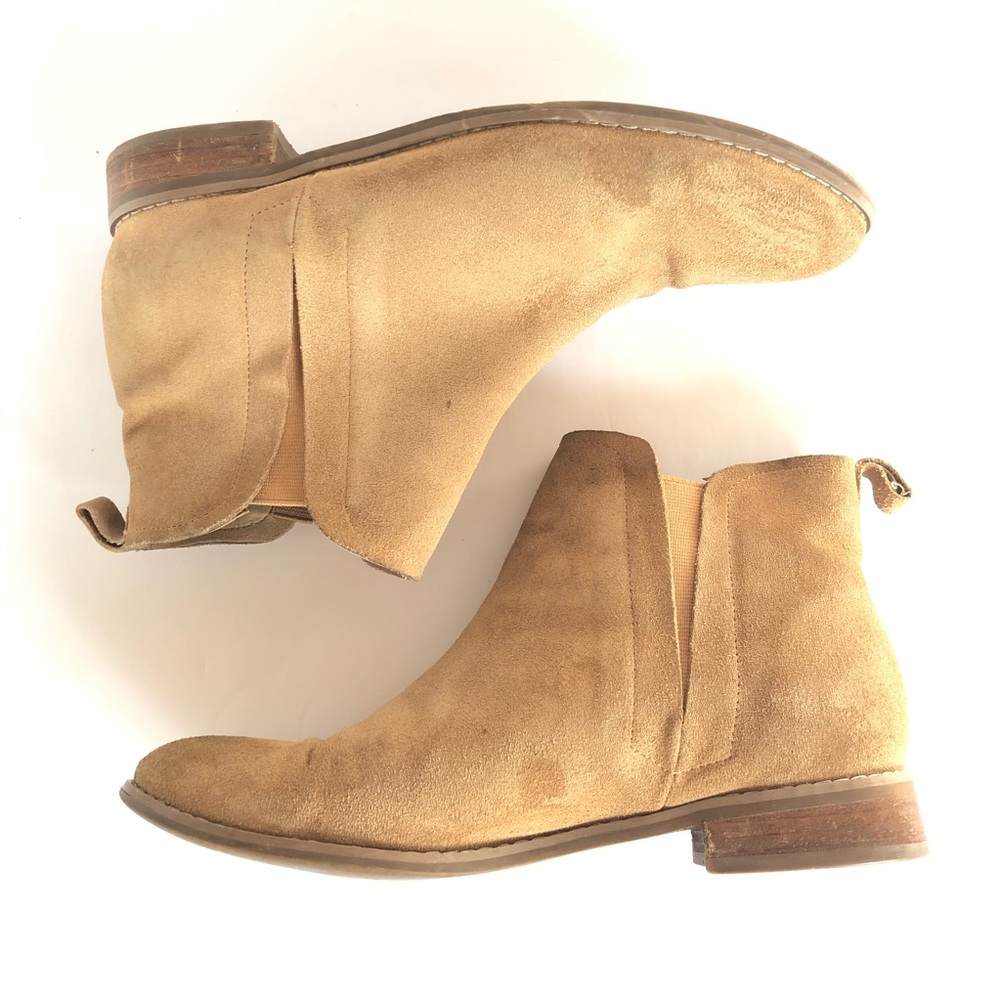 Urban Outfitters tan suede bootie